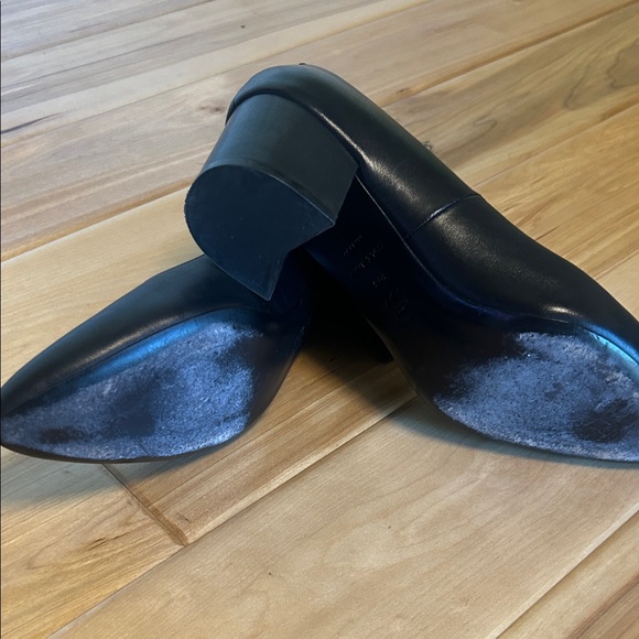 Cole Haan Black Leather Heels chunky heel 
Quiet luxury Holiday wedding - Picture 7 of 9